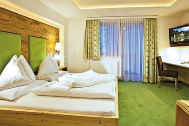 Landhotel Alpenhof - Zimmer "Dachstein mit Balkon", ab 7 Nächten