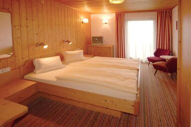 Hotel Kielhuberhof - Doppelzimmer Dusche, Bad, WC ca. 19 m²