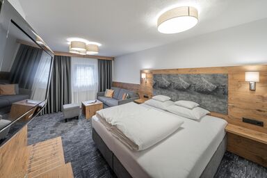 Apart Hotel Garni Alt Kaisers - Doppelzimmer im Tiefparterre