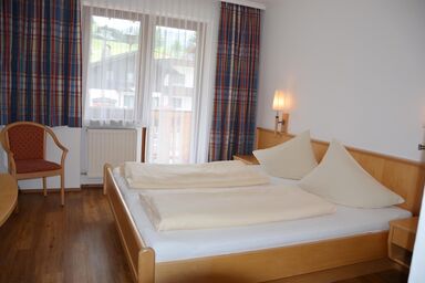 Pension Appartements  Niederreiter - Doppelzimmer mit Dusche, WC (2)