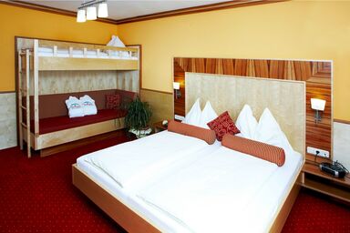 Hotel-Garni Thermenglück - Wohlfühl-Kuschelzimmer 4 Pers.