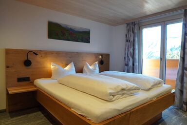 Pension Edelweiss Bischof KG - Doppelzimmer mit Balkon