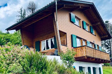 Chalet Waldwiese, 4.5-Zimmerwohnung (CharmingStay). 4.5 Zimmerwohnung mit Balkon