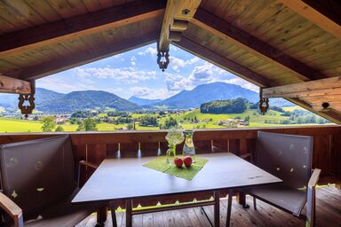 Steinberger Hof inkl. Chiemgaukarte - Hochfelln 65 qm, Balkon, Küche, 1 Schlafzimmer, 1 Wohnschlafzimmer, WLAN, 4 Pers