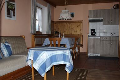 Gästehaus Kress - Chiemgau Karte - Ferienwohnung 3 Sulzbergblick, 4 Personen, 1 separates Schlafzimmer, Wohnschlafraum, 36 qm