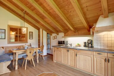 Gästehaus Hirschbichler - Chiemgau Karte - Ferienwohnung Rauschberg für 4 Personen, 2 Schlafzimmer, Balkon, 80 qm