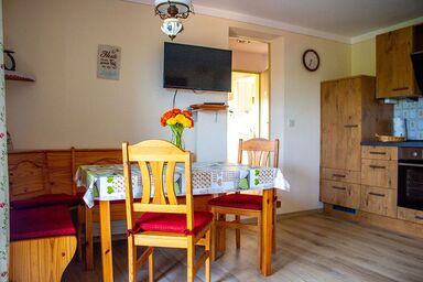 Wagnerhof - Ferienwohnung Zwiesel, 4 Personen + Kinderbett, 2 SZ, Balkon mit Bergblick, 50 qm