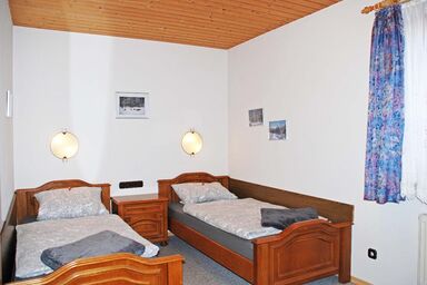 Pension Bayerwald - Zweibettzimmer - ruhiges, gemütliches Zimmer im Erdgeschoss