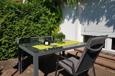Weingut Knauer - Ferienwohnung mit Sonnenterrasse in zentraler Lage