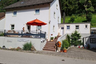 Ferienhaus am Bach - Ferienhaus mit 2 Schlafzimmer und Terasse ( 90 qm )