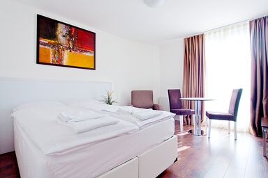 Suite Apartments by LivingDownTown - Double room