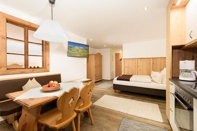 Kasperhof Appartments Innsbruck - Apartment Top 3B "Holzspiel"