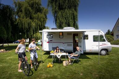 Thermenland Camping Bad Waltersdorf - Stellplatz