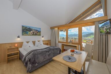 Gartenhotel Rosenhof bei Kitzbühel - Panoramazimmer m. Dusche/Relaxzimmer m. Badewanne