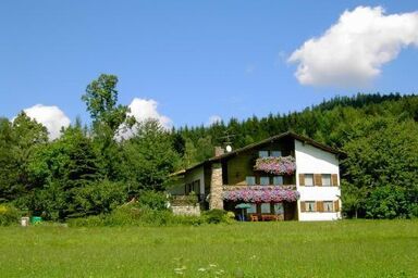 Ferienwohnung in Schlag mit großer Terrasse