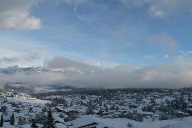 Luxuswohnung mit Panoramablick in die Berge und direktem Zugang zur Skipiste