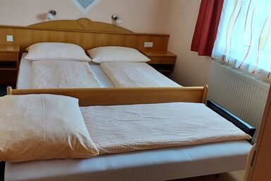 Pension Koderholt - Dreibettzimmer