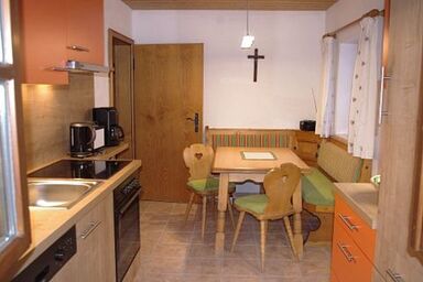 Ferienwohnung Haus Alpenrebe - Ferienwohnung Nr. 3, bis 4 Personen, 70 qm, 2 Schlafzimmer, eigene Terrasse