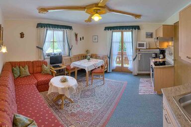 Andrebauernhof - Biohof - Chiemgau Karte - Ferienwohnung Falkenstein f. 4 Personen, 2 Schlafzimmer, Balkon Ostseite, 56 qm