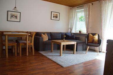 Gästehaus Brunner - Ferienwohnung Nr. 1 im Erdgeschoss (60qm) mit zwei seperaten Schlafzimmern und Terrasse (W