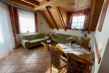 Ferienwohnungen Am Kirchberg - Ferienwohnung 4 - 80 qm - mit Balkon