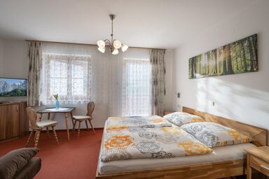 Gästehaus Oberbichlhof - Familie Ebersberger - Doppelzimmer mit Dusche, WC,Balkon