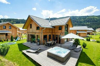 WellnessChalet mit Blick auf Skigebiet Kreischberg