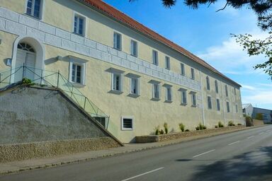 Ferienwohnung im Kloster - Burgblick Top O