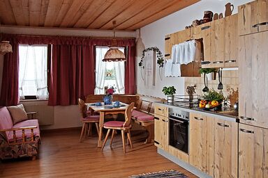 Bauernhof Berndlhof Obing - Ferienwohnung auf Bauernhof, 75 qm bis 5 Personen, für Familien