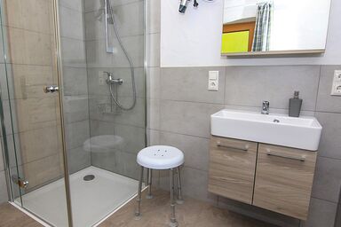 Haus Urban - Ferienwohnung Hochkalter, Dusche/WC, 57 qm, TV, Balkon, Obergeschoss