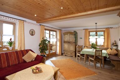 Haus Jung - Chiemgau Karte - Ferienwohnung Gamsknogel für 4 Personen, 2 Schlafzimmer, Balkon, 80 qm