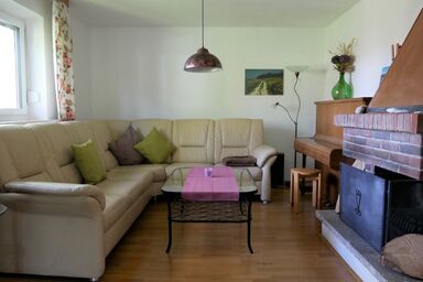 Ferienwohnung Chiemsee - Ferienwohnung Chiemsee  für 1-5 Personen (95 qm, OG)