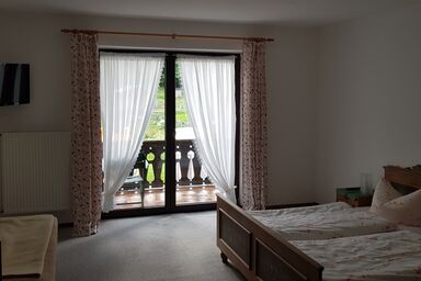 Feichten-Hof Zaiser Zimmer - Doppelzimmer Nr. 3, DU/WC, TV, WLAN, Balkon