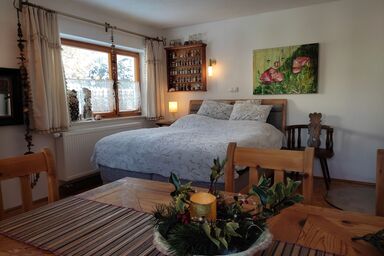 Künstlerhaus Weissgerbergütl - Ferienzimmer Hochlerch 24 m², ohne Frühstück, Gemeinschaftsküche und -badezimmer