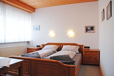 Pension Bayerwald - Doppelzimmer - gemütliches Zimmer mit bequemem Doppelbett