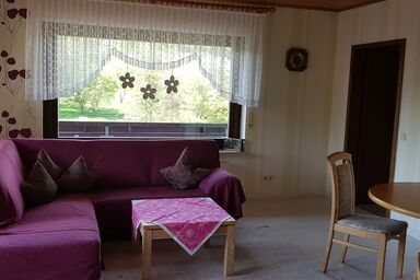 Pension Gästehaus Cornelia - Komfortable Ferienwohnung mit sonnigem Balkon mit Panoramablick