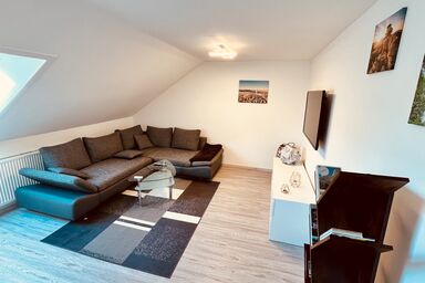 Ferienwohnung "Am Weißenstein" - Ferienwohnung 75qm mit Küche und Garten