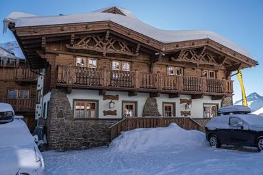 Hotel Silbertal **** - Almhütte Azurit, HP