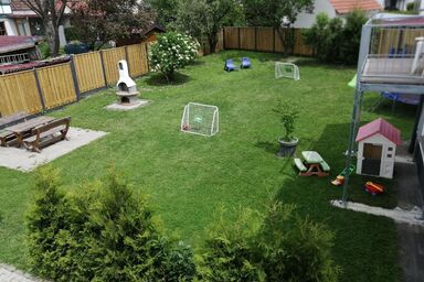 Wunderschöne Ferienwohnung in Burgau mit Großem Garten