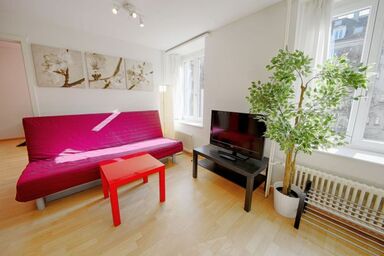 ZH Keita - Stauffacher HITrental Apartment