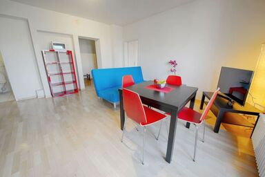 ZH Botteron - Stauffacher HITrental Apartment