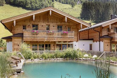 Chalet Birbaum Fulseck mit Naturbadesee und eingezäunten Garten