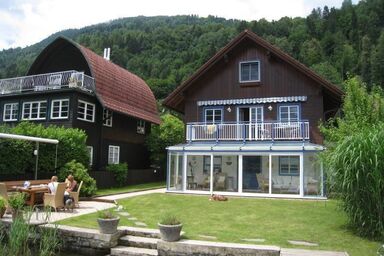Ferienhaus in Treffen Am Ossiacher See mit Grill, Terrasse und Garten