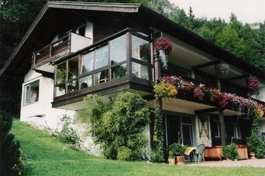 Gemütliche Ferienwohnung in Schneizlreuth mit Terrasse und Bergblick