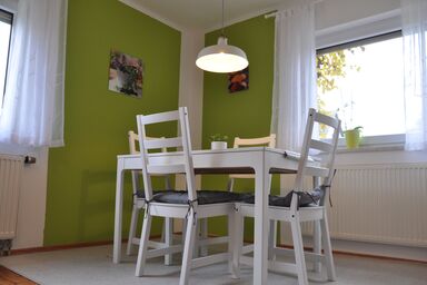 Ferienwohnung Hortensiengarten - Ferienwohnung 78 qm, 1 sep. Schlafzimmer, Freisitz, Terrasse und Liegewiese