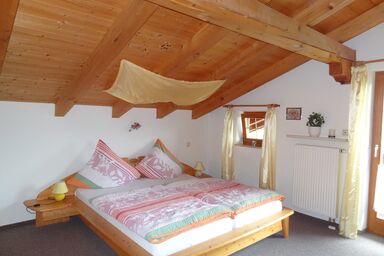 Ferienwohnung Hochbahn - Ferienwohnung Nr. 2, 2-4 Personen, 55 qm, Balkon mit Blick auf die Berge