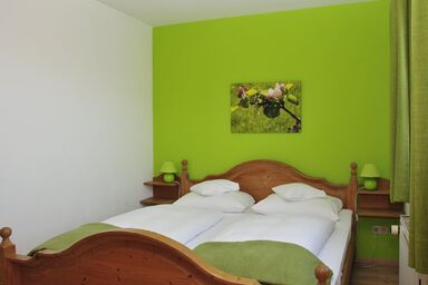 Ferienwohnungen Wendelstein - Ferienwohnung Heuberg, bis 4 Personen, 1 sep. Schlafzimmer, 1.OG, Südbalkon