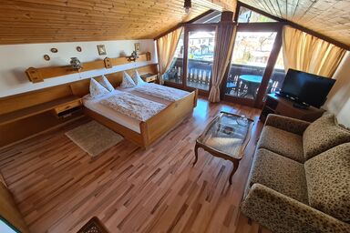 Alpenpension Bergidyll - Mehrbettzimmer mit Dusche/WC und Balkon