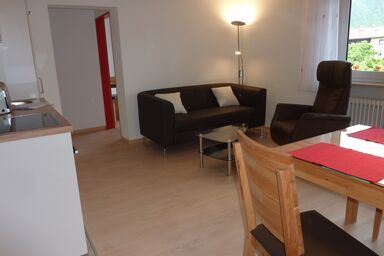 Apartmenthaus Sonnenschein - Chiemgau Karte - Lavendel-Apartment für 4 Personen, 2 separate Schlafzimmer, Balkon, 65 m²