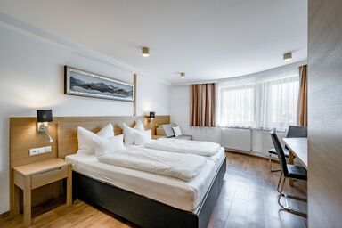 Apart Hotel Garni Wieser - Doppelzimmer+Zustellbett (Nr. 7), 1-2 Nächte